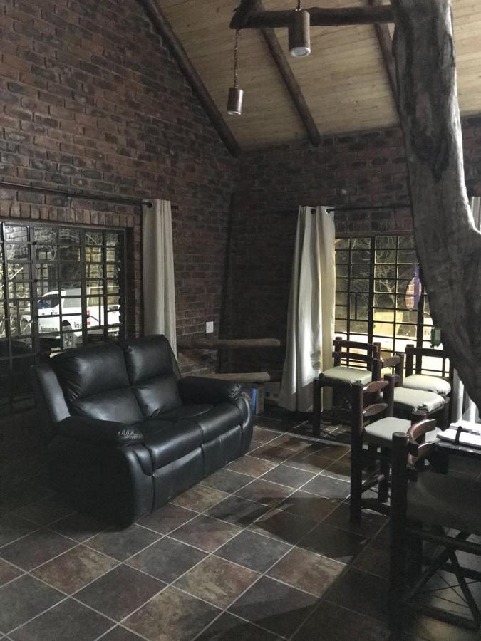 Kruger Wild Dog Inn House 1 Marloth Park Exterior foto
