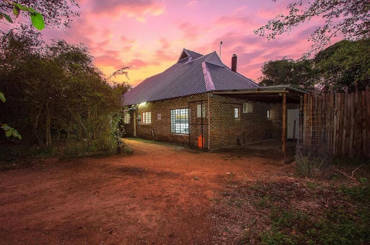 Kruger Wild Dog Inn House 1 Marloth Park Exterior foto
