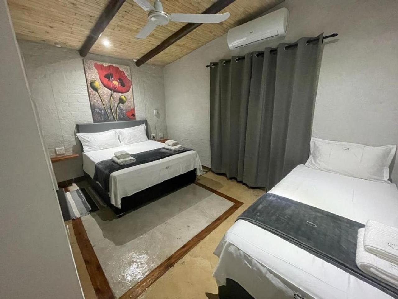 Kruger Wild Dog Inn House 1 Marloth Park Exterior foto
