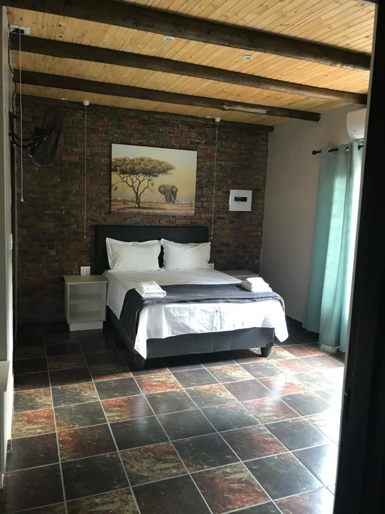 Kruger Wild Dog Inn House 1 Marloth Park Exterior foto